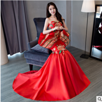 紅色晚禮服2019夏季新款拖尾抹胸高腰宴會中式禮服優(yōu)雅主持人禮服
