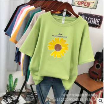 新款大碼寬松女式t恤1-5元廠家直銷批發(fā)地?cái)?外貿(mào)女裝貨源9.9包郵