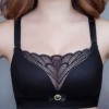 誘惑密碼文胸 薄杯透氣孔防走光抹胸式無痕無鋼圈蕾絲洞洞杯內衣