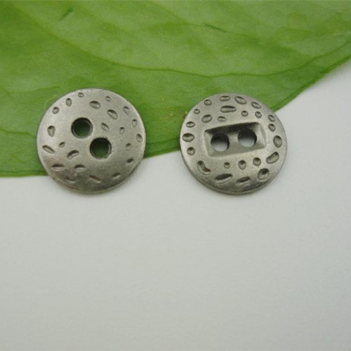 供應時尚金屬鈕扣 兩眼襯衫小扣子 來樣可定做