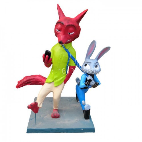 拽著**領(lǐng)帶的兔子雕塑  玻璃鋼卡通動物雕塑