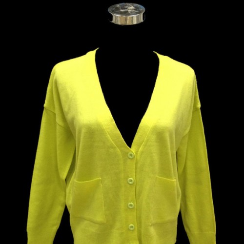 春季潮流秋裝小辣椒同款提花v領(lǐng)純色毛衫輕熟薄女式開衫毛衣外套