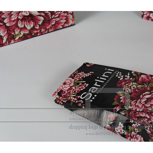 杭州精美簇錦團花設(shè)計，歐美圍巾包裝袋，進口涂布牛卡紙袋定做，杭州牛皮紙手提袋全自動機器制作 Sarlini圍巾包裝袋