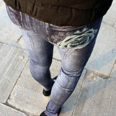 趕集地?cái)傌浽?熱賣服裝 江湖地?cái)傂庐a(chǎn)品錄音 印花仿牛仔褲