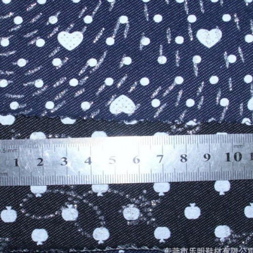 MB4377現(xiàn)貨印花蘋果牛仔布料