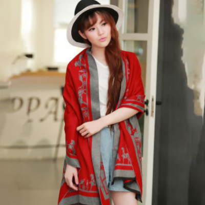 廠家直銷新款時尚日韓風情高速機馬車披肩加長空調經編圍巾女