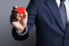 以后買衣服小心！又一知名品牌轉(zhuǎn)行“賣吊牌”，別再上當(dāng)受騙了