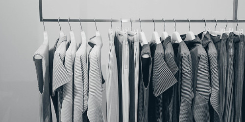 創(chuàng)業(yè)板指午后跌1.2% 紡織服裝板塊領(lǐng)漲