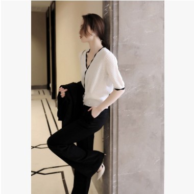 美麗的長腿優(yōu)勢柔韌客供面料無透感垂挺闊腿褲百搭黑白春女