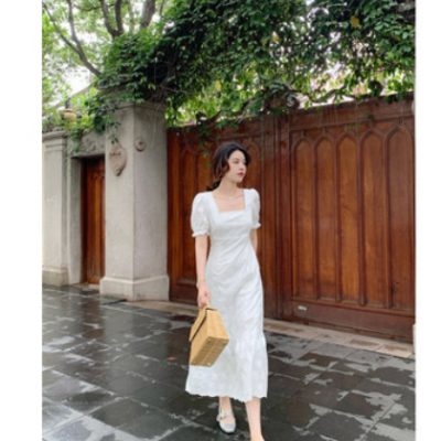 大Eees 法式白玫瑰定位刺繡方領連衣裙女夏白色高腰魚尾裙 長短款