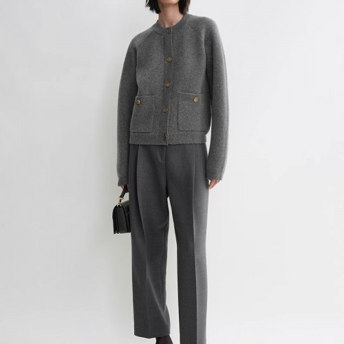 2024秋冬小香風時尚毛衣新款麻灰色柔軟修身錘紋紐扣針織開衫外套